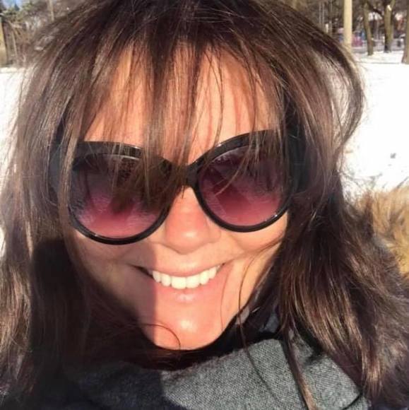 Meet your Posher, Helen - Picture 1 of 1